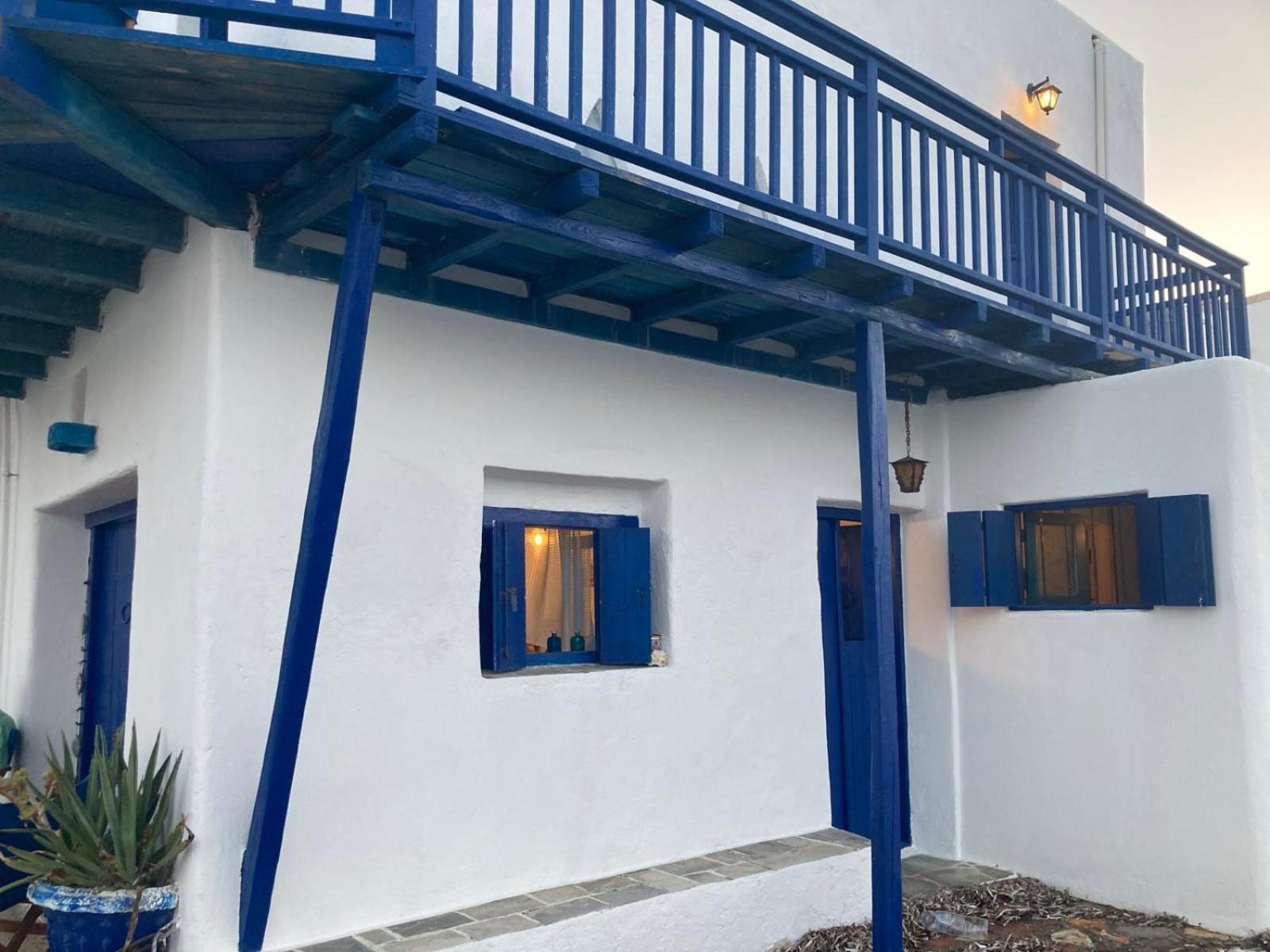 Palirroia * Embourios (Milos)
